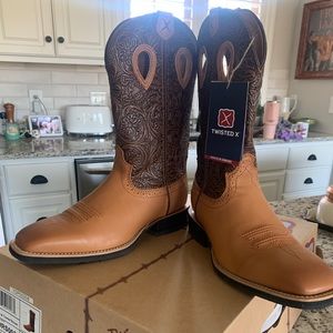 Twisted X 11” Tan & Tooled brown women’s boots size 8  - New in Box